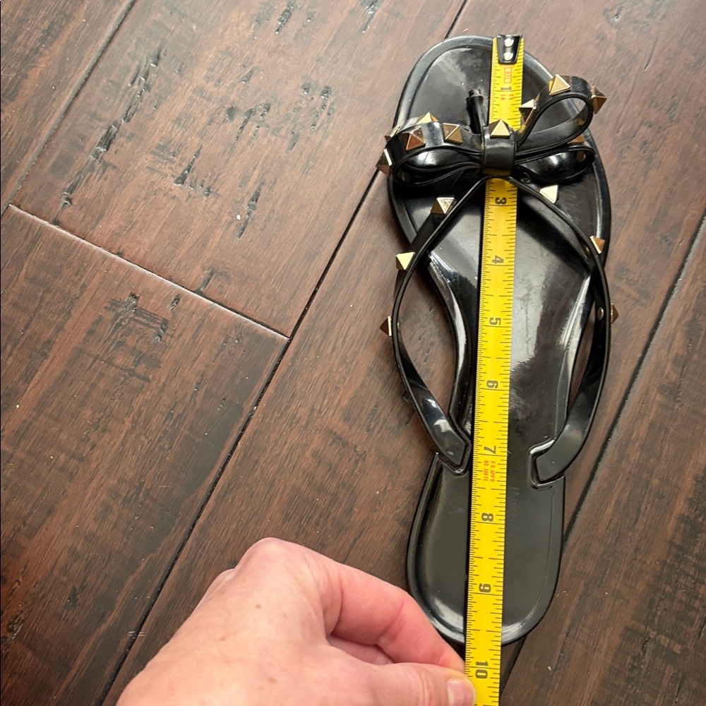 Gucci Black Flip Flops with Red and Green Straps - Picture 15 of 16